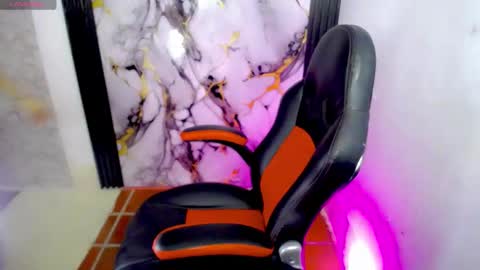 Thomas online show from November 29, 2:41 am