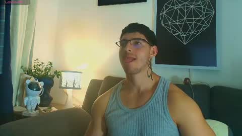 thomylov online show from April 17, 12:24 am