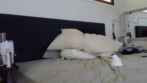 ThongMuscle online show from December 11, 4:31 pm