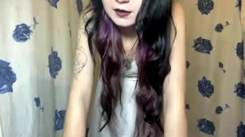 Lola  3 a gift for every fan club member online show from February 23, 8:22 pm