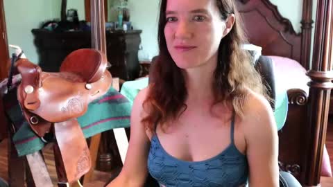 ThornburyRose online show from April 19, 7:16 pm