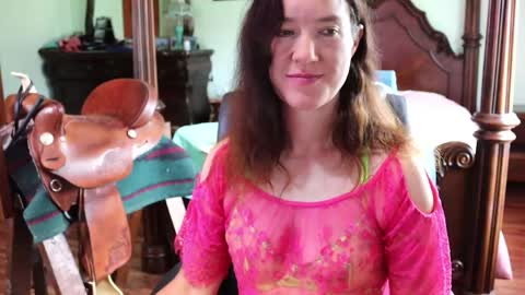 ThornburyRose online show from April 23, 4:52 pm