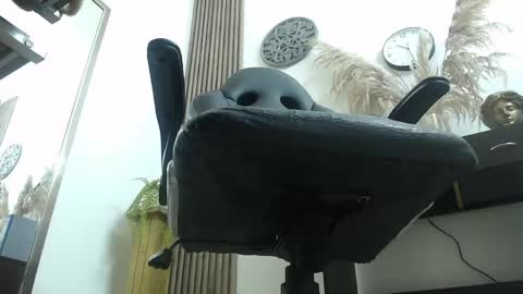 LIA online show from April 21, 3:30 pm