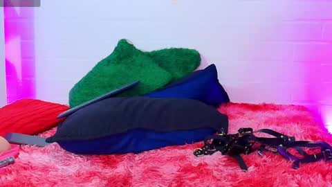 Tifanny Nails  online show from April 22, 1:07 pm