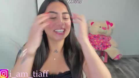 Snapshot of tifany_tay2 chatting on September 29, 4:33 am hey am julietha online show from September 29, 4:33 am