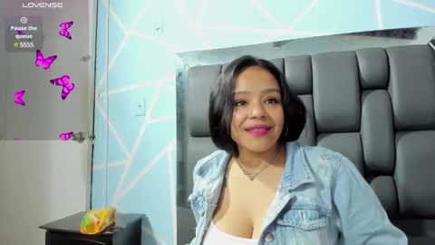 Sara  online show from January 3, 6:14 pm