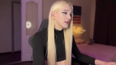 Amira online show from December 21, 11:16 am