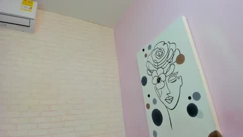 tiffany_mendez online show from September 18, 12:09 pm