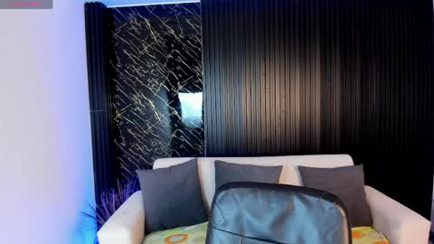 tiffanyhoustton online show from April 9, 12:11 pm