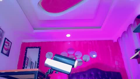 tiffanymackensyy69 online show from April 22, 2:52 am