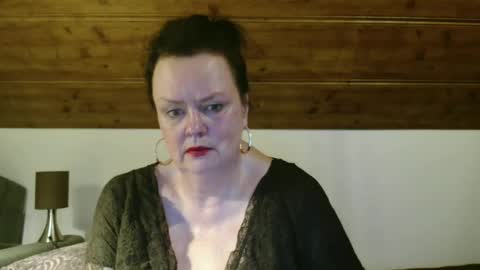 TiffanyMature online show from November 17, 3:47 pm