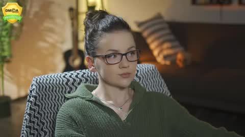 tiffanyriox online show from April 15, 11:49 pm