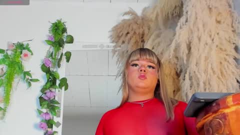 tiffanyy_deluxe online show from September 27, 7:55 pm