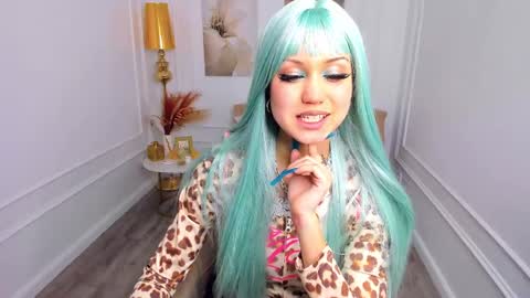 tiffanyyoun online show from April 21, 12:23 pm