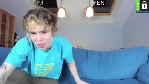 Snapshot of tim_milll chatting on March 7, 6:43 pm Tim online show from March 7, 6:43 pm