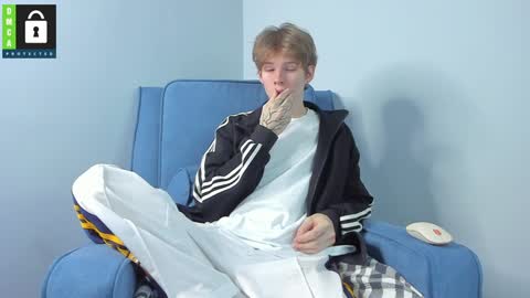 Snapshot of tim_milll chatting on December 13, 6:31 am Tim online show from December 13, 6:31 am