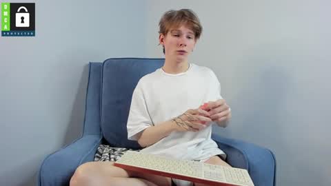 Snapshot of tim_milll chatting on December 11, 9:23 pm Tim online show from December 11, 9:23 pm