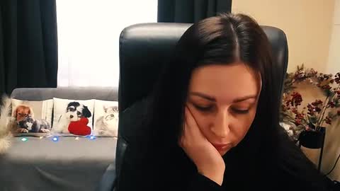 Luisa online show from December 2, 8:56 am