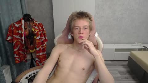 Snapshot of timmy7topcut chatting on February 16, 9:48 pm Timmy online show from February 16, 9:48 pm