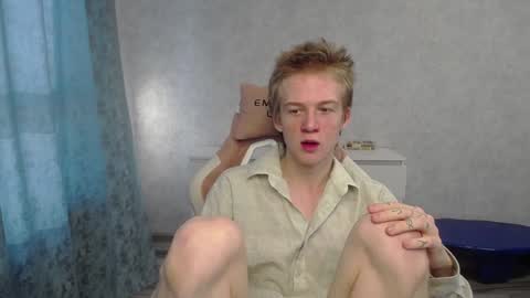 Snapshot of timmy7topcut chatting on February 6, 9:22 am Timmy online show from February 6, 9:22 am