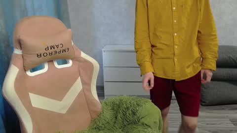 Snapshot of timmy7topcut chatting on December 27, 6:14 am Timmy online show from December 27, 6:14 am