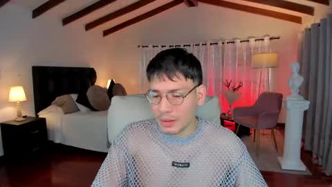 timi  jones online show from May 6, 11:38 am