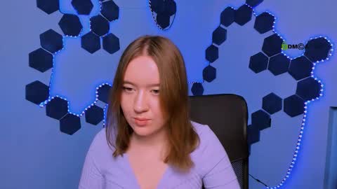 tina_blade_ online show from December 20, 10:44 am