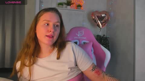 Stella online show from March 19, 1:55 am