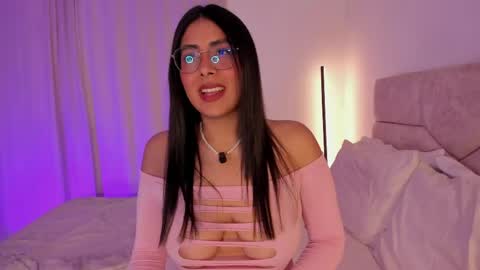 tina_olsen07 online show from April 12, 9:52 pm