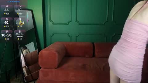 tina_tayllor__ online show from February 4, 3:38 pm