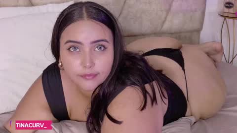 Snapshot of tinacurv chatting on September 27, 9:34 pm tinacurv online show from September 27, 9:34 pm