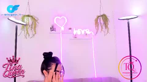 tinaqueen_ online show from June 25, 2:44 pm