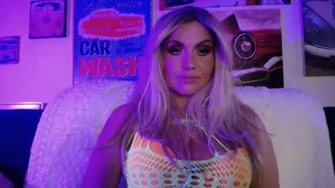 tinkerbell822 online show from March 12, 6:11 pm