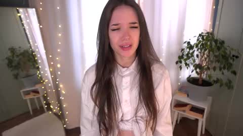 Annie online show from February 3, 7:56 am