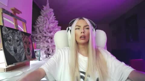 stage Kylie Sinner  brand CLITBAIT online show from November 16, 12:34 am