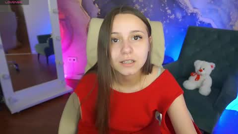 tinynataliee online show from April 23, 1:24 pm