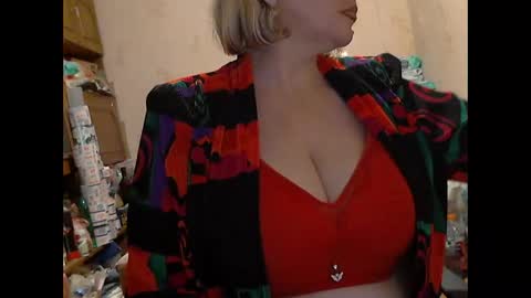 Snapshot of tittylina chatting on October 28, 12:11 am tittylina online show from October 28, 12:11 am
