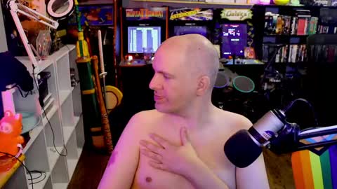 TK Maconn online show from April 22, 4:03 pm