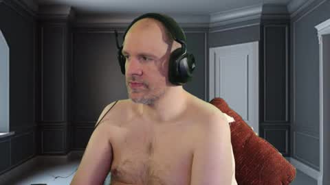 TK Maconn online show from February 5, 9:02 am