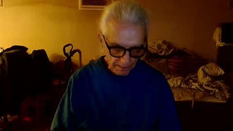 tom112292014 online show from November 17, 12:02 am