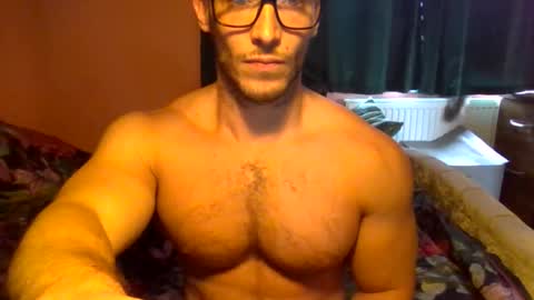 Snapshot of tom90ukx chatting on October 13, 12:40 pm tom90ukx online show from October 13, 12:40 pm