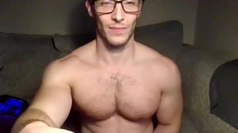Snapshot of tom90ukx chatting on December 6, 8:12 pm tom90ukx online show from December 6, 8:12 pm