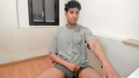 Tom online show from April 9, 2:34 pm