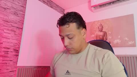 Tom muscle1 online show from February 3, 11:58 am