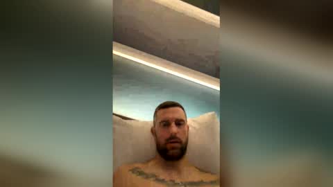 tom_uk1 online show from March 23, 9:42 pm