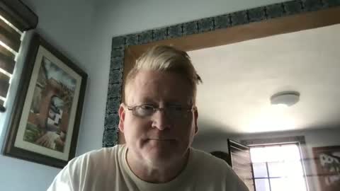 Hola online show from February 7, 9:15 pm