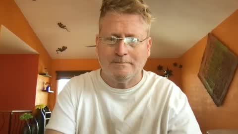 Hola online show from March 5, 9:04 pm