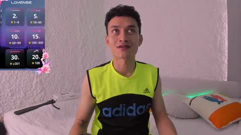 Tom  online show from December 5, 9:11 pm