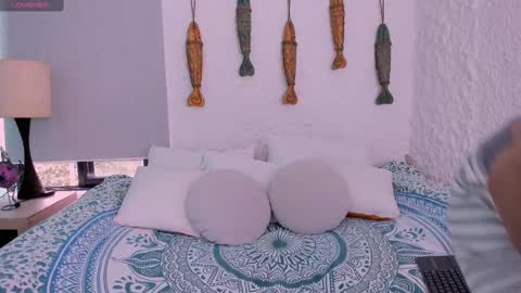 Tom  online show from December 23, 11:47 am