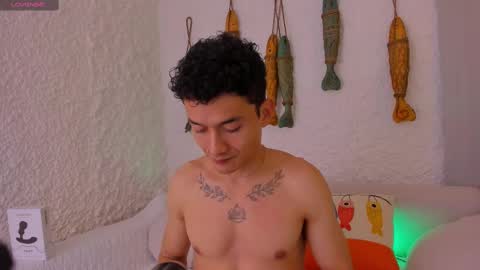 Tom  online show from December 4, 11:52 pm